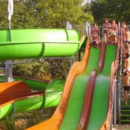 مكان تخييم 4 Etoiles - Parc Aquatique - Ccb0bcc Saint-Sauveur (Gironde)